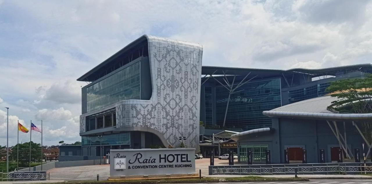 Raia Hotel & Convention Centre Kuching Exterior photo