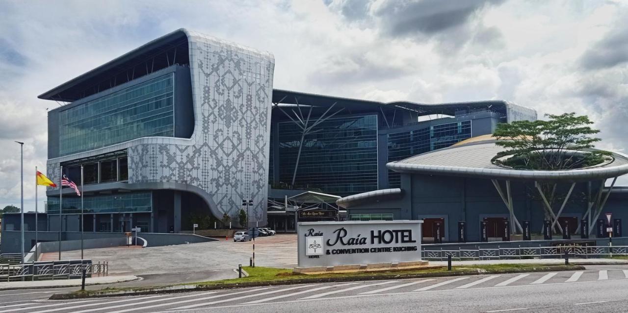 Raia Hotel & Convention Centre Kuching Exterior photo