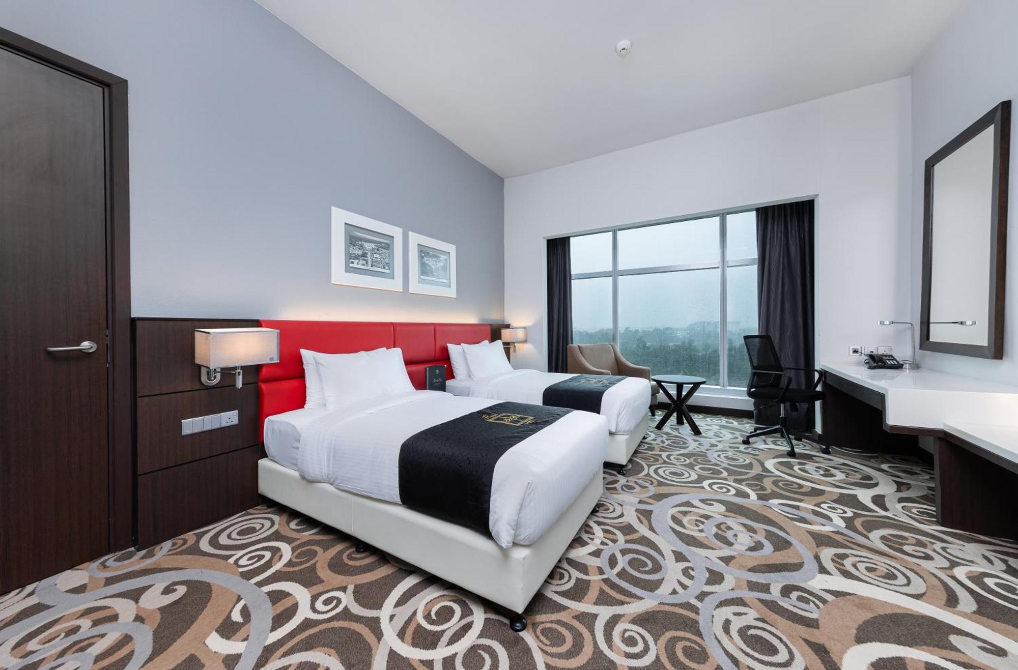 Raia Hotel & Convention Centre Kuching Exterior photo