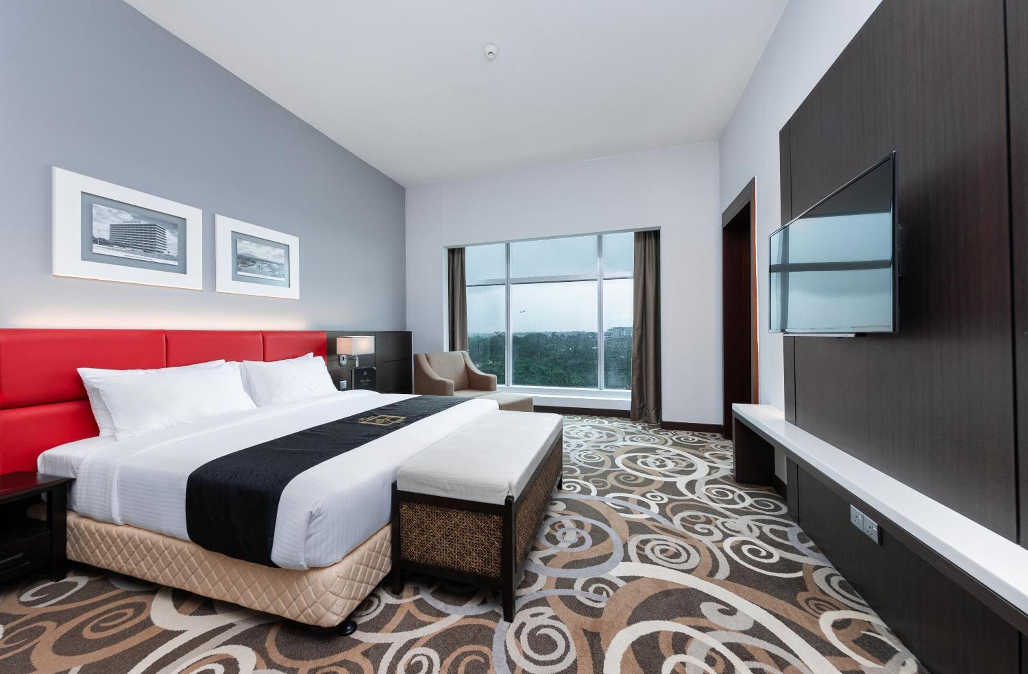 Raia Hotel & Convention Centre Kuching Exterior photo