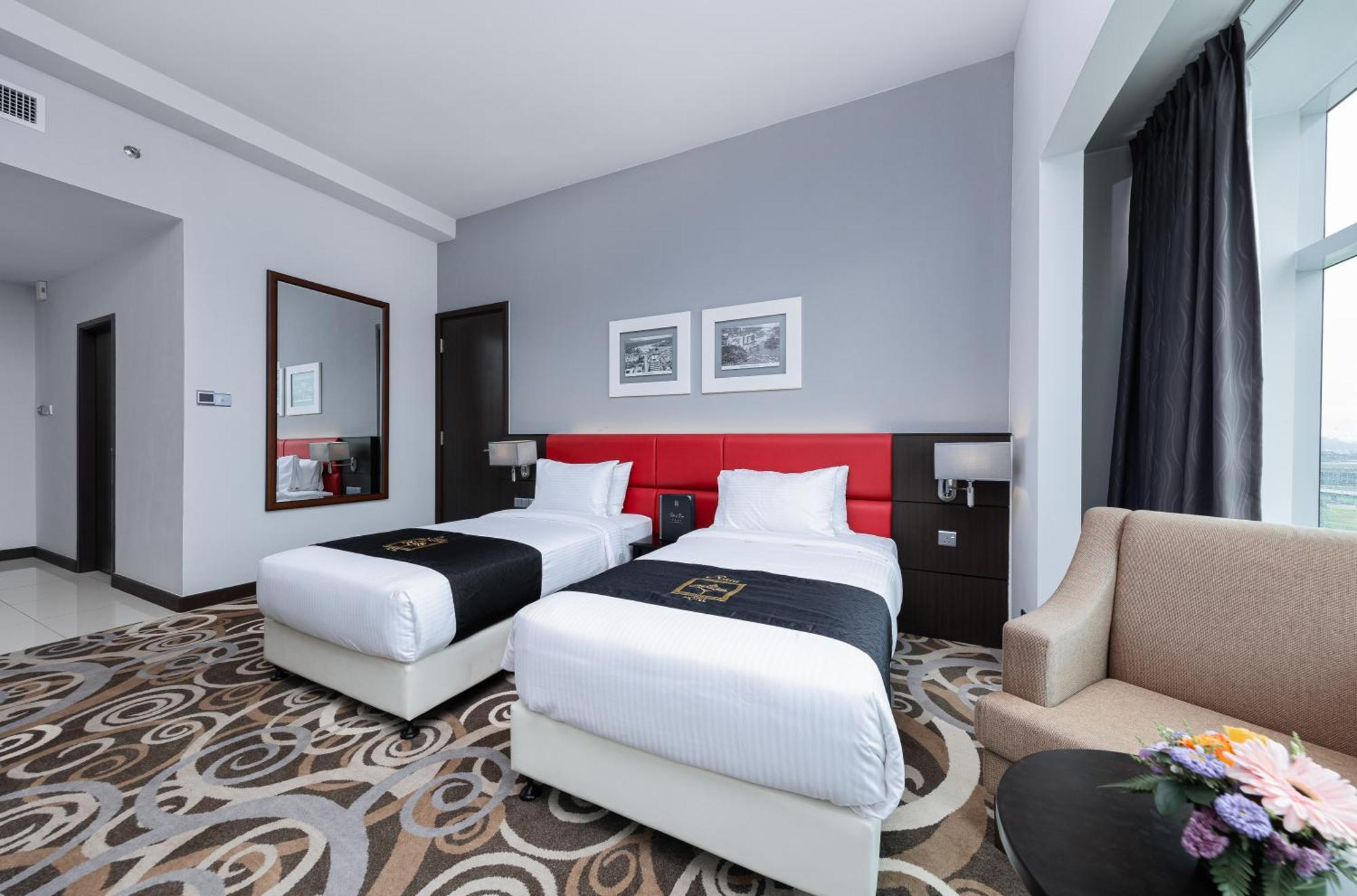 Raia Hotel & Convention Centre Kuching Exterior photo