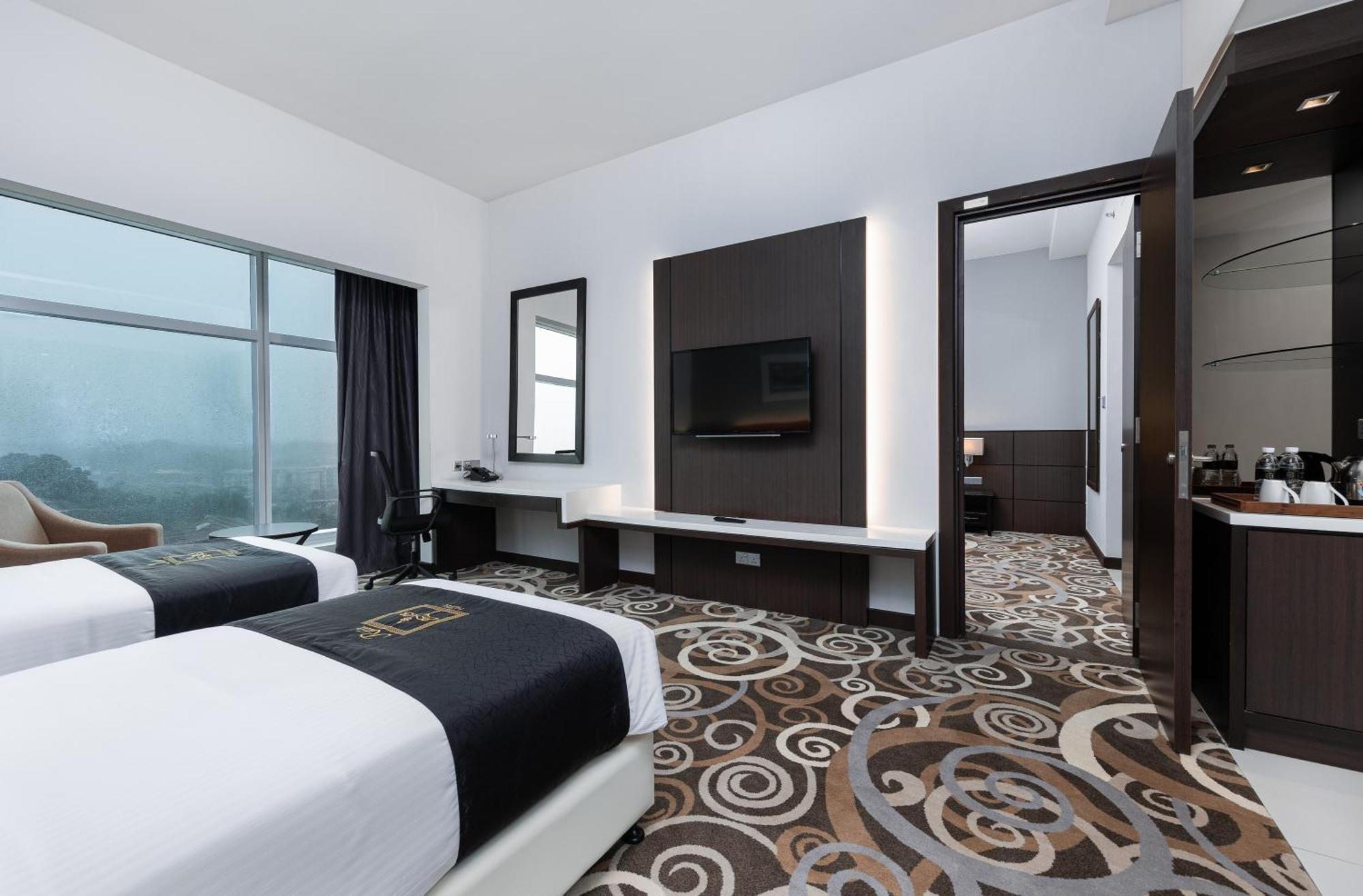 Raia Hotel & Convention Centre Kuching Exterior photo