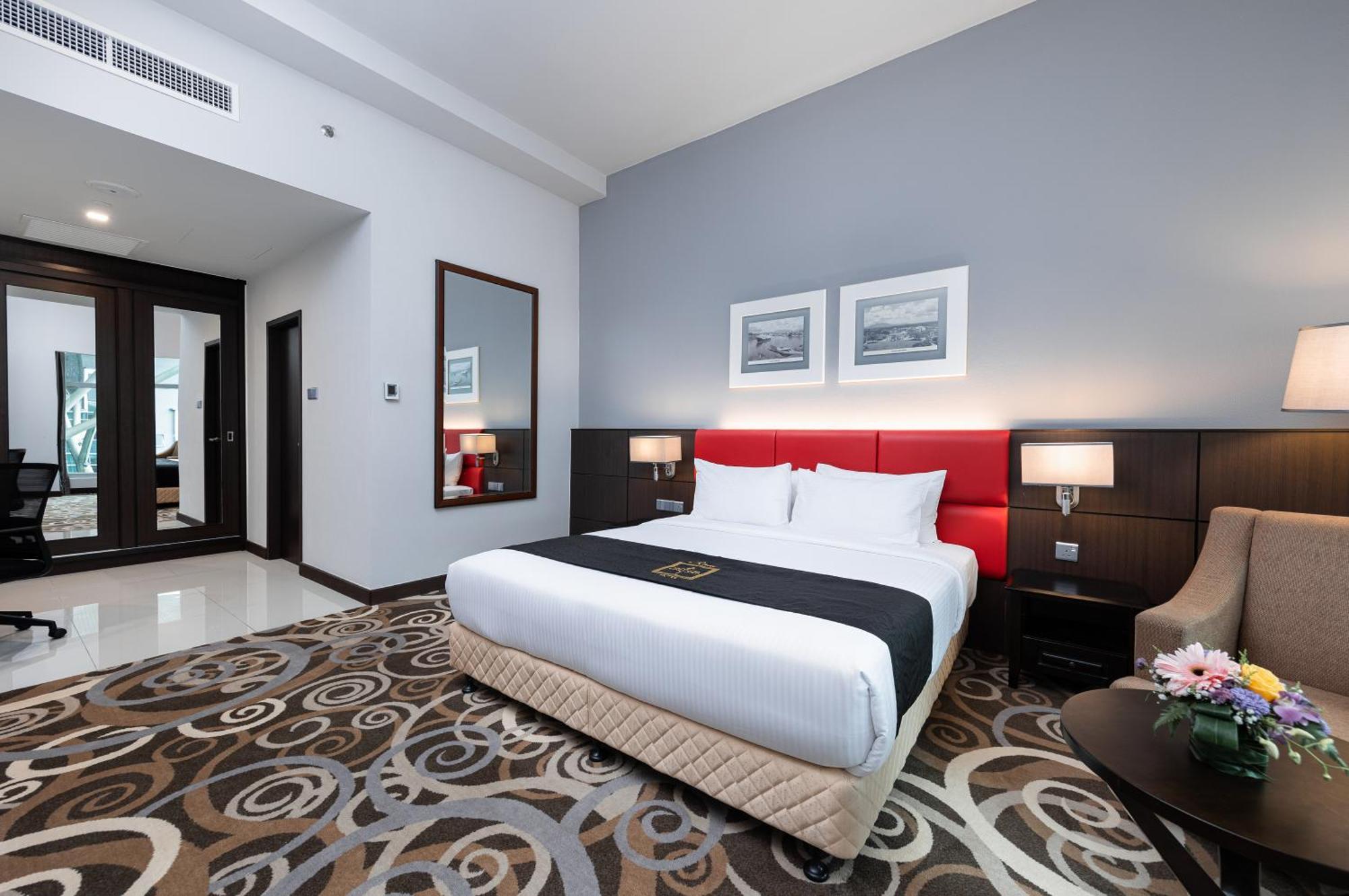 Raia Hotel & Convention Centre Kuching Exterior photo